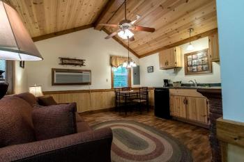 Cabin in the woods w/ WIFI close to Monongahela National Forest, Riverton (foto 3)