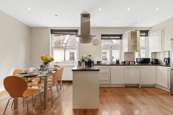 The Ashburn Retreat - The Duke Collection, Londýn (fotografie 2)