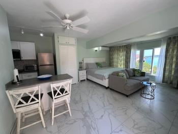Beach Condo, Saint Johnʼs (photo 2)