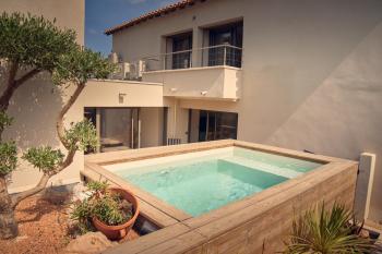 Villa with Pool & Beach Access, Сет (фото 2)