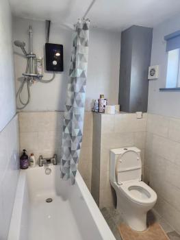 Spacious, 3 double bedroomed, free parking, 9 mins Elland Rd, nr Leeds City Centre, Leeds (foto 5)