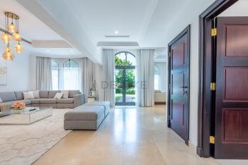 Private Beachfront Villa with Pool Access, Minutes from Nakheel Mall and Monorail, Canal Cove, Palm Jumeirah by Deluxe Holiday Homes, Dubai (photo 4)