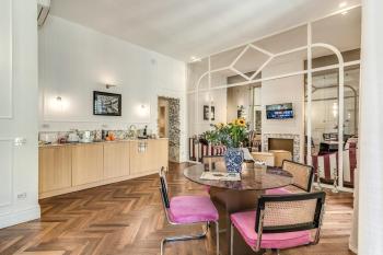 Piazza Venezia Luxe Apartment, Rome (photo 3)