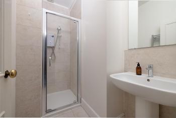 Lovely Georgian 2-bed apartment in Historic Bath, Bath (photo 2)