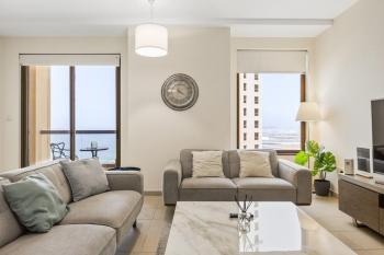 Stylish JBR Apartment, Steps from the Beach, Dubai (photo 5)