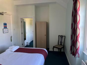 Hinsley Hall, Leeds (photo 5)