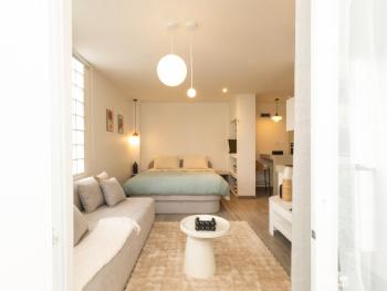 Lovely Studio Room for 2 Guests in the Heart of Sathorn, Бангкок (фото 2)