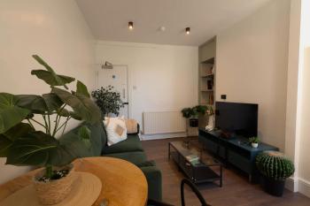 Anfield Stadium Apartment - Perfect Matchday Stay, Liverpool (photo 4)