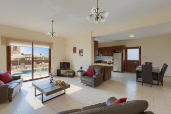 Villa Cypria Maria by Villa Plus, Peyia (Foto 2)