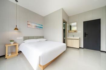 栖云居酒店 上海浦东机场店Shanghai Qiyunju Hotel - 24-hour free airport pick-up and drop-off Airport, 24-hour professional butler service, spacious room layout with great sense of space, relaxing spa massage service, Shanghai (photo 3)