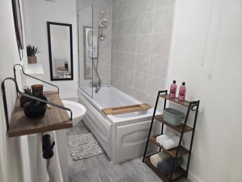 House 3 min from Anfield Stadium, Liverpool (photo 3)