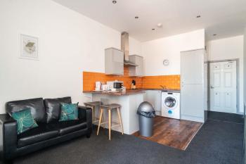 Bright & Modern 1 Bed Apartment in Blackburn Centre, Blackburn (Foto 3)