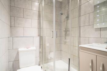 Bright & Modern 1 Bed Apartment in Blackburn Centre, Blackburn (Foto 4)