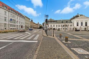 Moderný prezidentský apartmán vedľa paláca s výhľadom, Bratislava (fotografie 2)