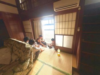 自然に囲まれた海沿いの広い一軒家 貸切 佐渡 古民家 レッドジャスパーRedjasper, Sado (foto 3)