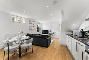 The Roman Bath Apartments - The Bridgeton, Bath (photo 2)