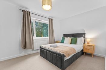 3 Bedroom house with 5 beds and Parking 18LW, Manchester (photo 3)