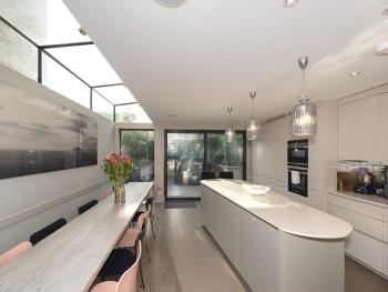 Pass the Keys Exclusive Family Home with Garden in Balham London, London (photo 4)