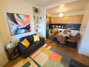 4 Bedroom, 3 Bathroom Private House in Central London, 3 minutes walk to Edgware Road Station, London (photo 2)