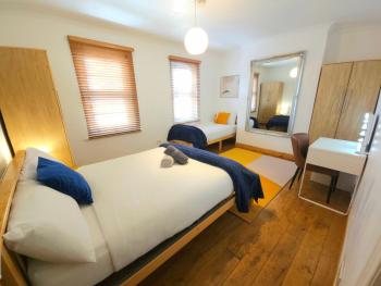 4 Bedroom, 3 Bathroom Private House in Central London, 3 minutes walk to Edgware Road Station, London (photo 3)