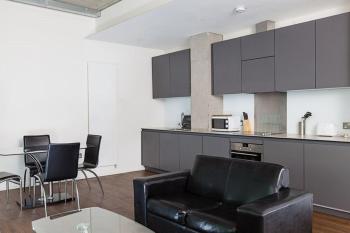 Premium 2-Pax Apartment with Kitchen in Central London, Londra (foto 2)