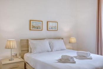 Spacious 3 Bedroom Stay in Historic Valletta, La Valletta (foto 4)