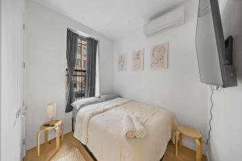 Double Room at a shared Apartment near Times Square, New York (photo 2)