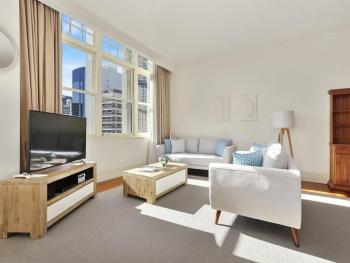 Beautiful and Spacious 1BR in CBD by Zodiak Stays, Auckland (photo 2)