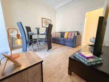 Cozy 1-BDR Finsbury Park Apt with mini Garden, Paid Parking near Emirates Stadium & Islington by Staylio London, Londýn (fotografie 2)