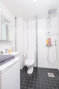 Heartbeat of Kallio - Stylish 2BR City Stay, Helsinki (photo 3)