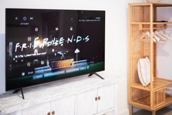 Park Avenue Apartments - Dom mit Stil - Küche - Parkplatz - WLAN - 65 Zoll TV - NETFLIX, Köln (Foto 5)
