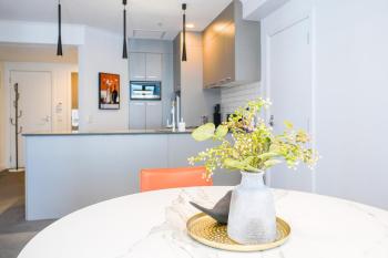 Large Stylish 1BR Apartment with Parking in CBD, Auckland (photo 5)
