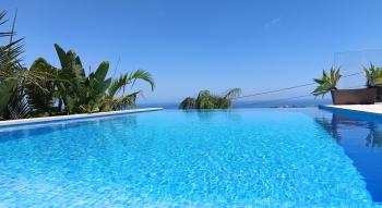 Happyplace Malaga -- Villa with Panoramic Sea View Heated Infinity Saltwater Pool, Málaga (photo 2)
