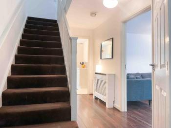BrumStay - 4 Bedrooms TownHouse sleeps 6 with Driveway Parking and Garden, Бирмингем (фото 5)
