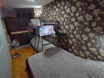 APARTAMENT VENGE -CAŁE MIESZKANIE 46m2 NA WYŁĄCZNOŚĆ - Z JEDNĄ SYPIALNIĄ I JEDNYM SYPIALNO-SALONEM -3 PIĘTRO BEZ WINDY- REZERWACJA BEZ KARTY KREDYTOWEJ-KLIMATYZACJA-KINO DOMOWE-PROJEKTOR-100-NETFLIX-BEZPŁATNY PARKING PUBLICZNY NA MONITOROWANYM PODWÓRZU, Breslau (Foto 5)