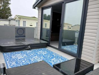 Serenity - Luxury Hot Tub, Sunnymede, Fantasy Island, Ramped Access, Parking, 2 dogs max - East Coast Holidays, Инголдмелс (фото 3)
