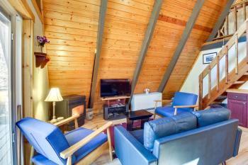 A-Frame Cabin with Deck and Grill in Pinetop!, Pinetop-Lakeside (zdjęcie 5)