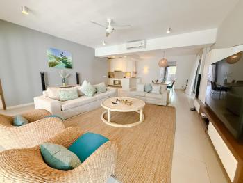 Element Bay 3-Bedroom Seaview Apartment by LOV Mauritius, Кап-Малёрё (фото 2)