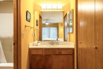 15 Lodge Condo with Hood River Bridge View, Hood River (photo 5)