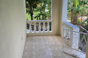 2 Bed Villa - Sleeps 4 - Sea View & 10min to Beach, Mount Nesbit (Foto 4)