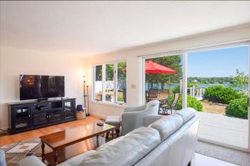 Waterfront with Private Dock, Eastham (Foto 4)