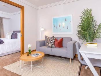 Cozy Central Apt with Pool & Gym by Zodiak Stays, Auckland (foto 4)