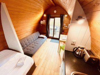 MegaPod 2 at Lee Wick Farm Cottages & Glamping, Clacton-on-Sea (foto 2)