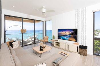 SeaDreams 8 - Luxury Condo with Shared Pool, Hot Tub, Rooftop Lounge, West Bay (photo 2)