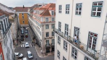 Designer Loft with Balcony in Historic Baixa, Lisbon (photo 4)