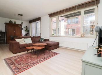 Spacious apartment in the heart of the city center with parking space, Breda (zdjęcie 2)