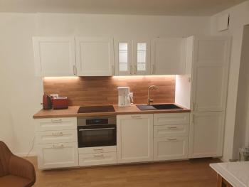 75m2 lichtdurchflutete 3 Zimmer Souterrain Wohnung in einem Neubau Villa, Mnichov (fotografie 3)