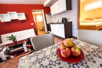 Rooms & Apartments Kepic, AIRPORT accomodation, Церклье-на-Гореньскем (фото 4)