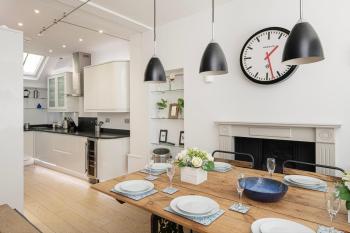 Monmouth St Townhouse sleeps 10, Бат (фото 2)