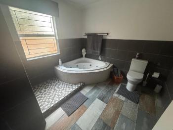 At Harmony, Germiston (fotografie 4)